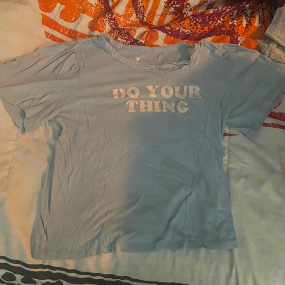 American Eagle tshirt